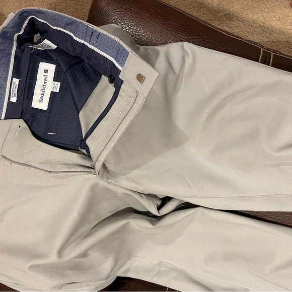 Men’s dress pants. Only call out is small black markings near top of left side - Picture 4 of 4